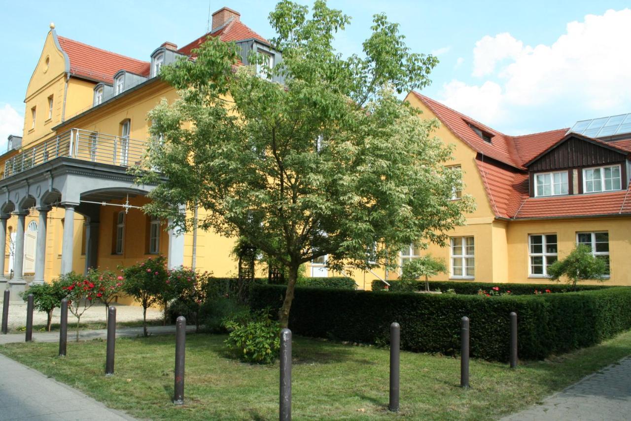 Hotel Vierseithof Luckenwalde Exterior foto